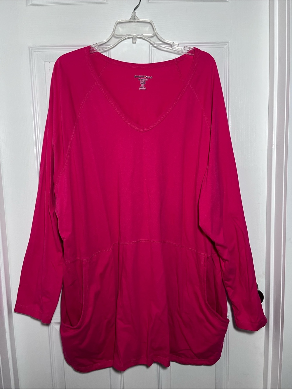 Dreams & Co Long-Sleeve V-Neck Tunic in Bright Pink